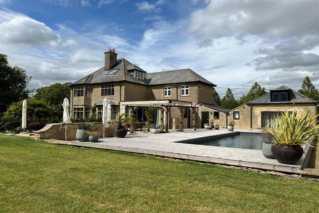 Thornhill, Nr LechladeonThames... 5 bed property £65,000 pcm (£