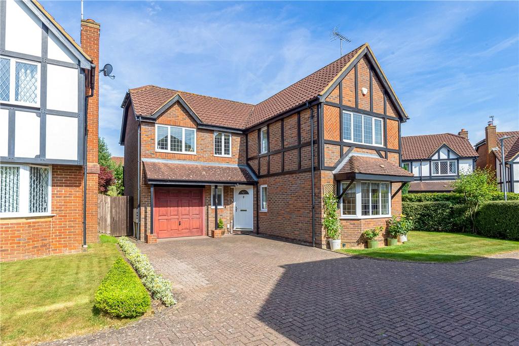 Damson Way, St. Albans 4 bed detached house £1,200,000