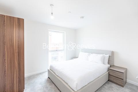 2 bedroom apartment to rent, Meadowview Close, Harrow HA1