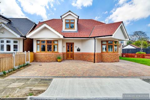 3 bedroom detached house for sale, Netherpark Drive, Gidea Park