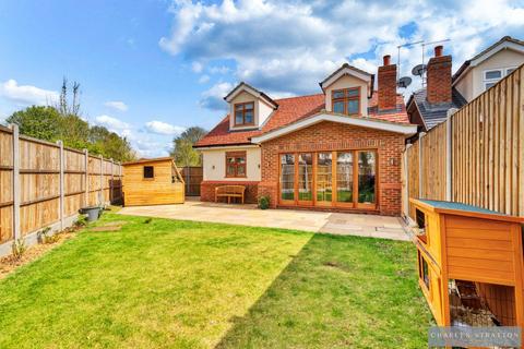 3 bedroom detached house for sale, Netherpark Drive, Gidea Park