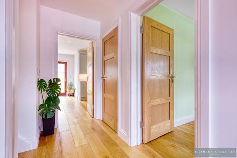3 bedroom detached house for sale, Netherpark Drive, Gidea Park