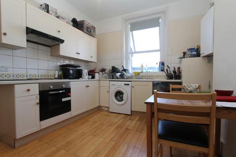 1 bedroom in a flat share to rent - Merton High Street, LONDON, SW19
