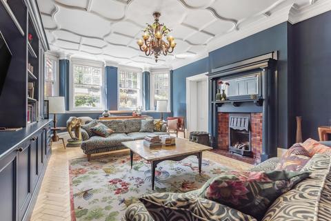 2 Oakwood Court, London, W14 8JU