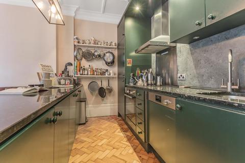 2 Oakwood Court, London, W14 8JU