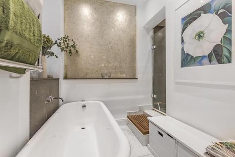 2 Oakwood Court, London, W14 8JU