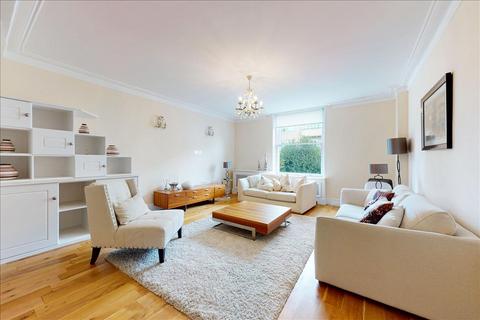 3 bedroom flat to rent, Pembridge Gardens, Notting Hill, London, Royal Borough of Kensington and Chelsea, W2