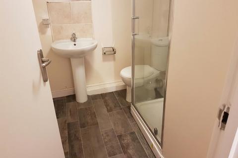 1 bedroom flat to rent, Lord Street, Keighley, West Yorkshire, BD21