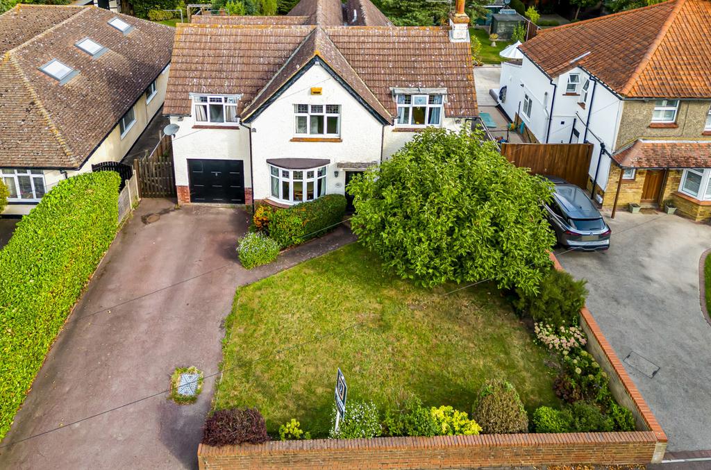Park Avenue, Sittingbourne, ME10 4 bed detached house for sale £759,000