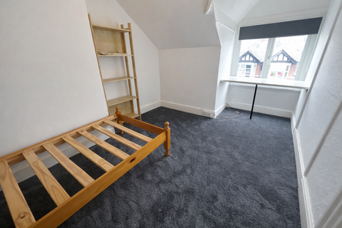 3 bedroom flat to rent, Queens Road, Clarendon Park, LE2
