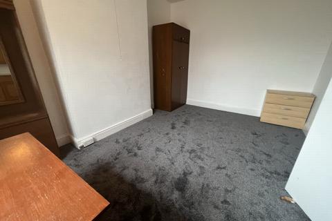 3 bedroom flat to rent, Queens Road, Clarendon Park, LE2