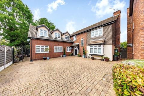 6 bedroom detached house for sale, Shaw Close, Hornchurch, RM11