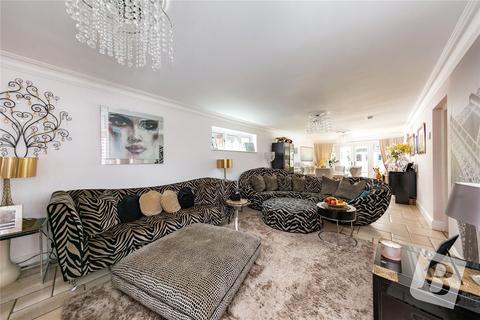 6 bedroom detached house for sale, Shaw Close, Hornchurch, RM11