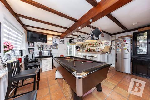 3 Shaw Close, Hornchurch, RM11 1FB