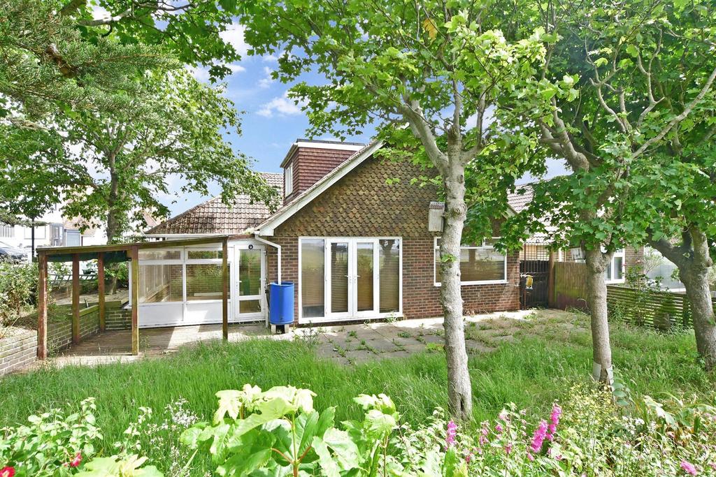 Warren Close, Woodingdean, Brighton, East Sussex 5 bed detached house for sale £550,000