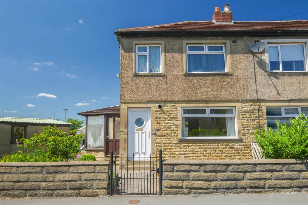 Moorfield Crescent, Pudsey, LS28 8BR 3 bed end of terrace house £230,000