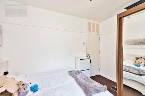 undefined, Shandy Street, Stepney, Mile End, London, E1