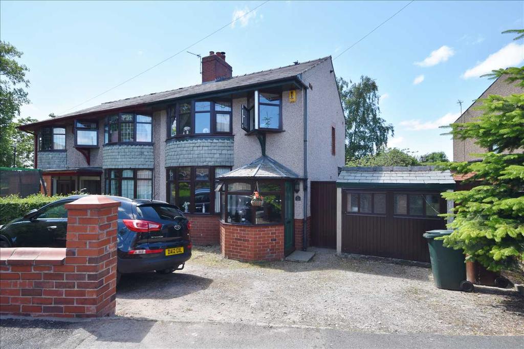 Russell Square, Chorley 3 bed semidetached house £195,000