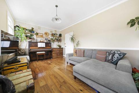 142 Blyth Road, London, E17 8HT