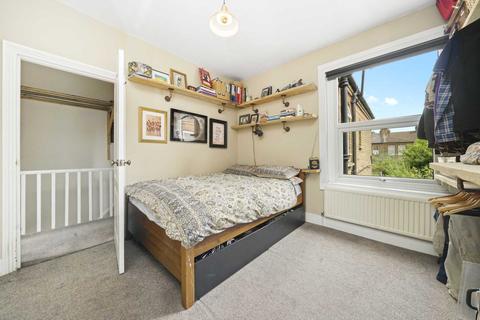 142 Blyth Road, London, E17 8HT