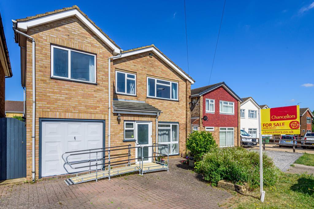 Douglas Road, Aylesbury, Buckinghamshire, HP20 3 bed detached house for