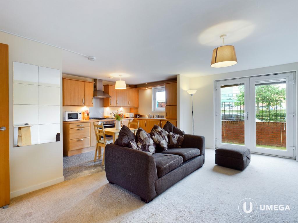 New Mart Square, Chesser, Edinburgh... 1 bed flat £925 pcm (£213 pw)