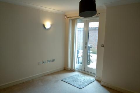 2 bedroom flat to rent, Thwaite Street, Cottingham, HU16