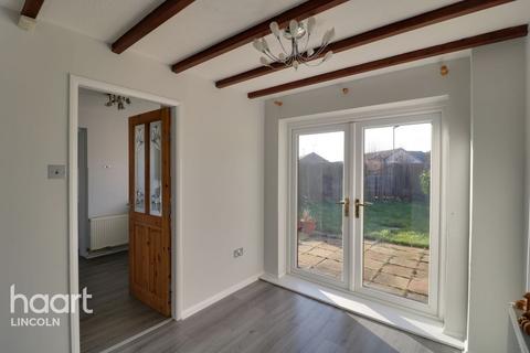 3 bedroom semi-detached house for sale - Chedworth Close, Lincoln