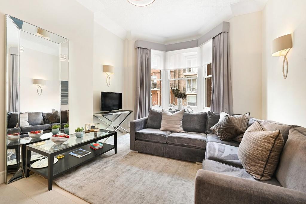 Ralston Street Chelsea SW3 1 bed apartment £2,990 pcm (£690 pw)