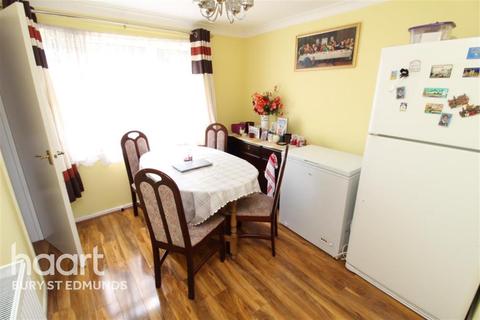 3 bedroom terraced house to rent - Caie Walk, Bury St Edmunds