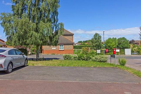 8 Yeates Drive, Kemsley, Sittingbourne, ME10 2UH