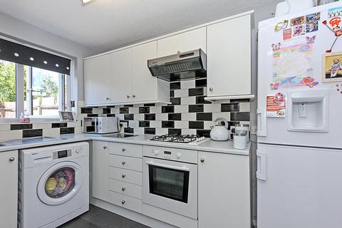 8 Yeates Drive, Kemsley, Sittingbourne, ME10 2UH