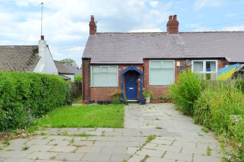 2 bedroom semi-detached bungalow for sale - Buxton Road, High Lane, Stockport, SK6