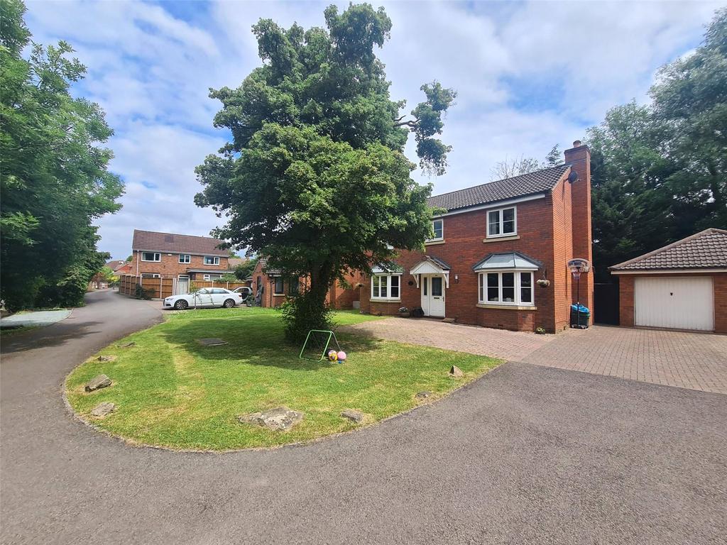 Carisbrooke Road, Hucclecote, Gloucester, Gloucestershire, GL3 4 bed