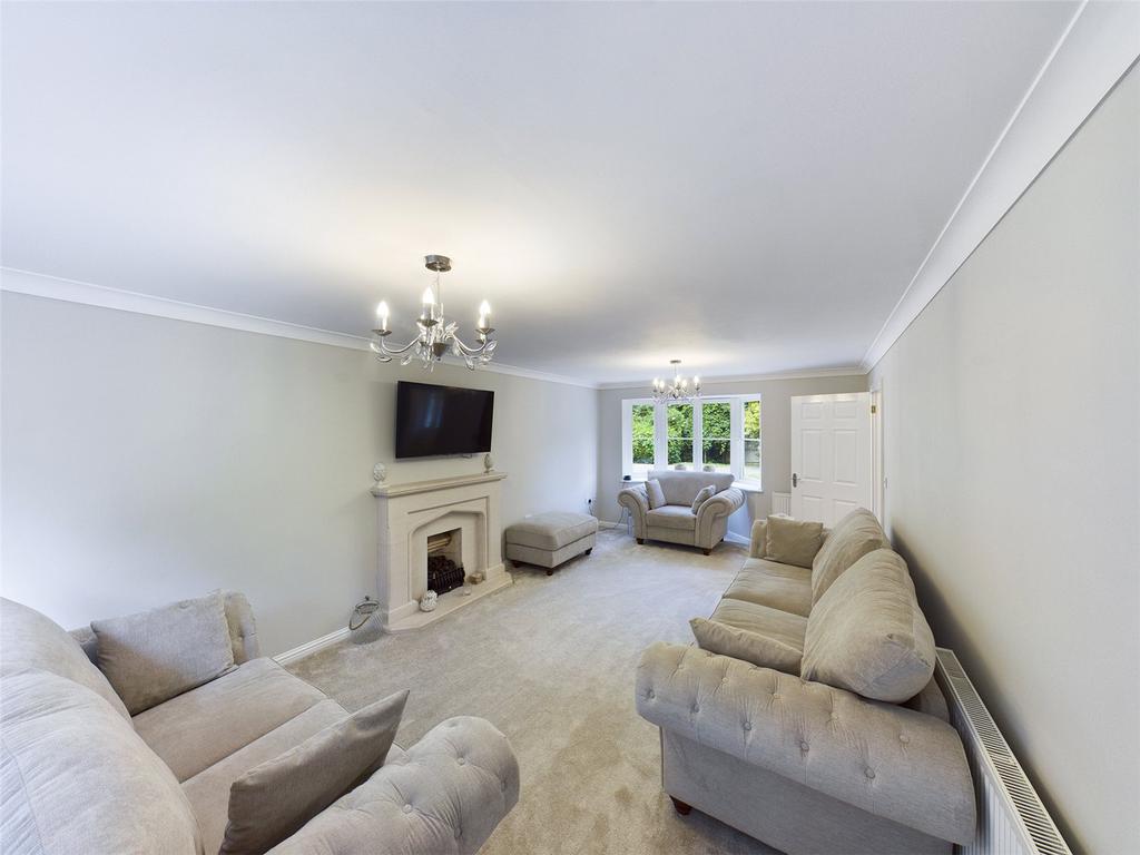 Carisbrooke Road, Hucclecote... 4 bed detached house for sale £435,000