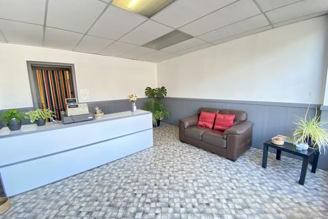 10 Meadow Head, Sheffield, S8 7UD