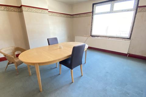 10 Meadow Head, Sheffield, S8 7UD