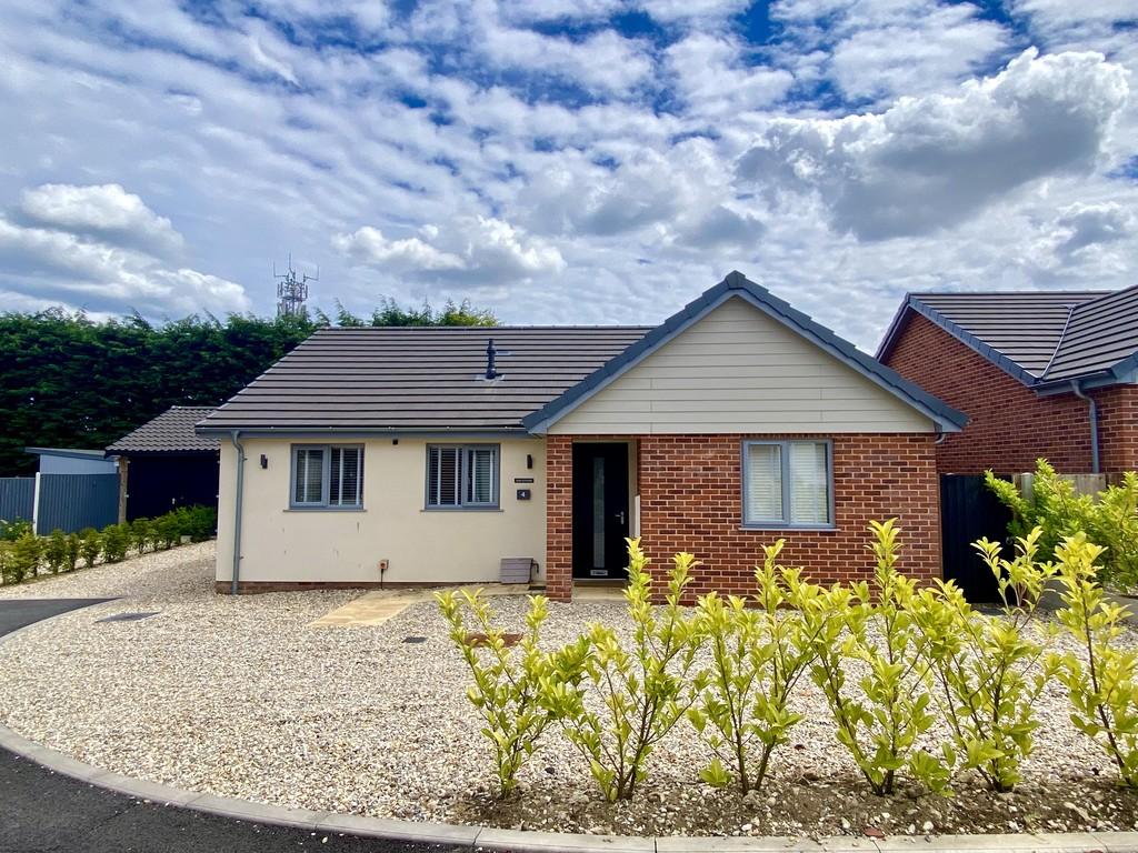 Olby Close, Holt, Norfolk 2 bed detached bungalow £425,000