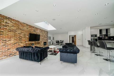 undefined, Saddlescombe Way, London