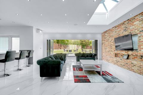 undefined, Saddlescombe Way, London