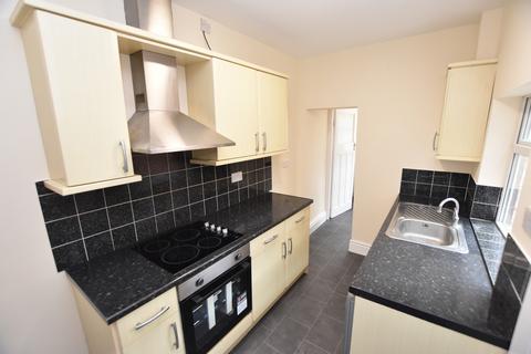 3 bedroom terraced house to rent, Coronation Street, Saltney