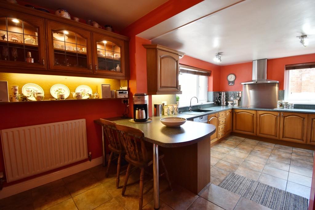 East Halton Road, North Killingholme DN40 3JU 4 bed detached house for