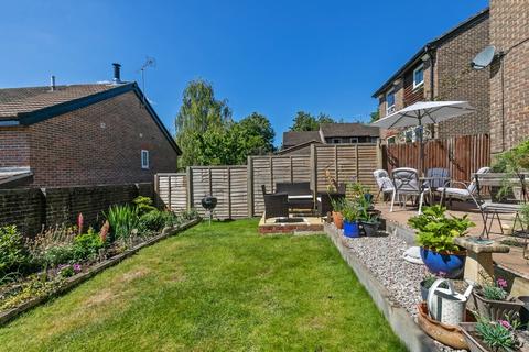 2 Fallow Field, Winchester, SO22 4LY