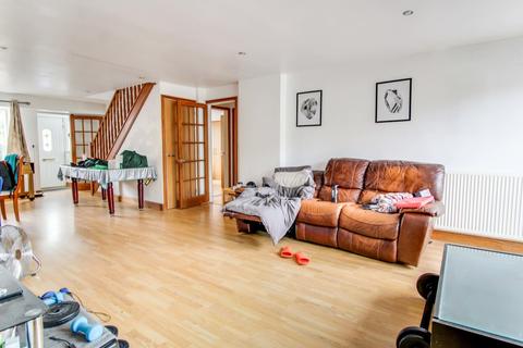 63 Sutton Park, Blunsdon, Swindon, SN26 7BA