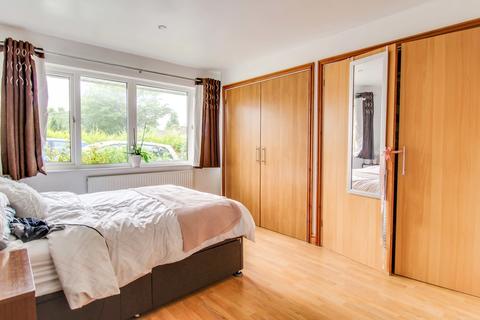 63 Sutton Park, Blunsdon, Swindon, SN26 7BA
