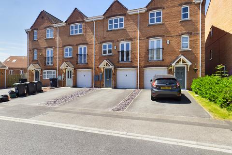 4 bedroom townhouse for sale - Lowther Drive, Darlington