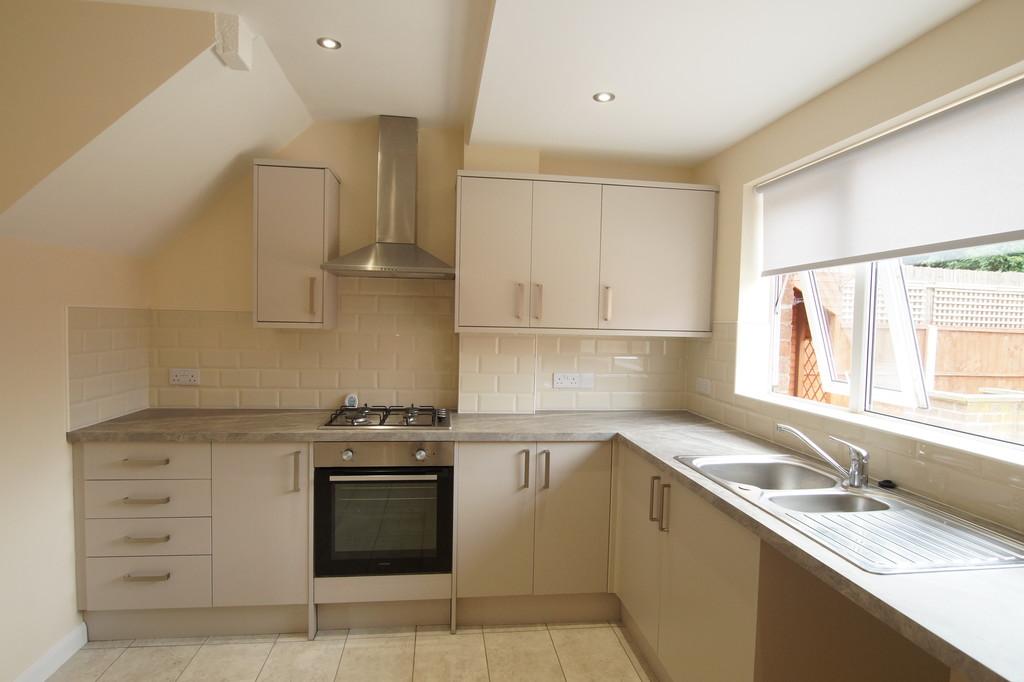 Queen Elizabeth Road, Lincoln 2 bed terraced house £695 pcm (£160 pw)