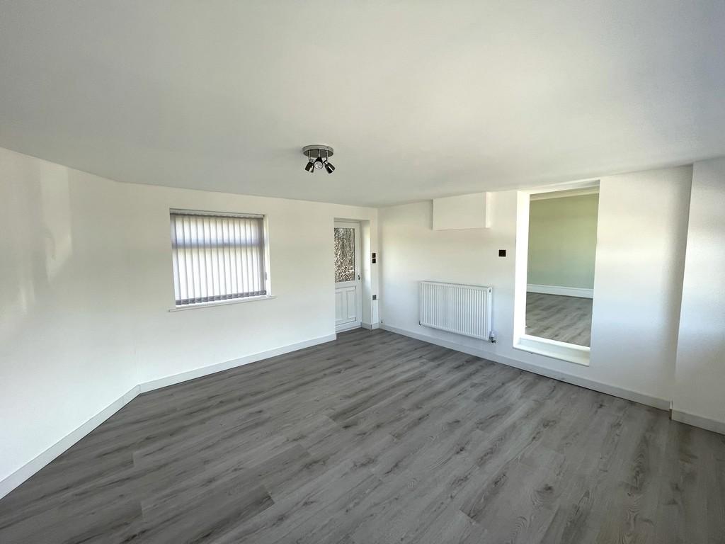 The Slade, Daventry, NN11 4HH 4 bed detached house £350,000