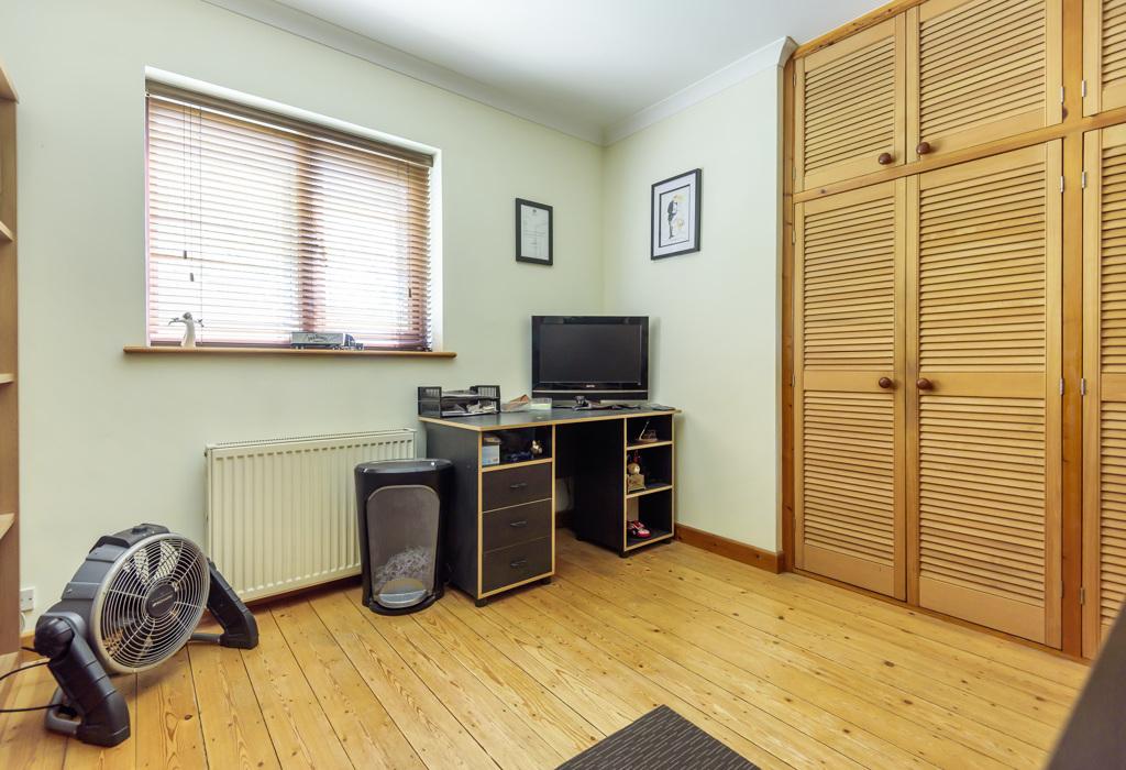 Bedroom/Office