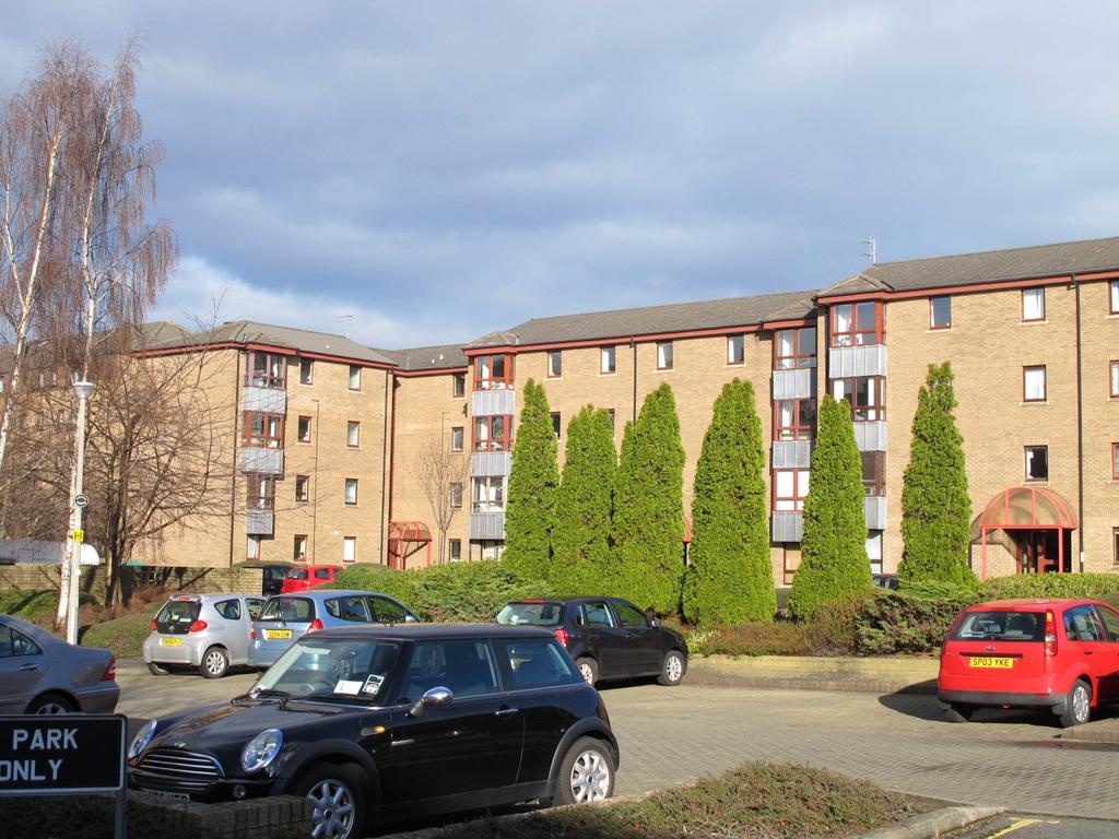 Sienna Gardens, Sciennes, Edinburgh, EH9 2 bed apartment £1,150 pcm